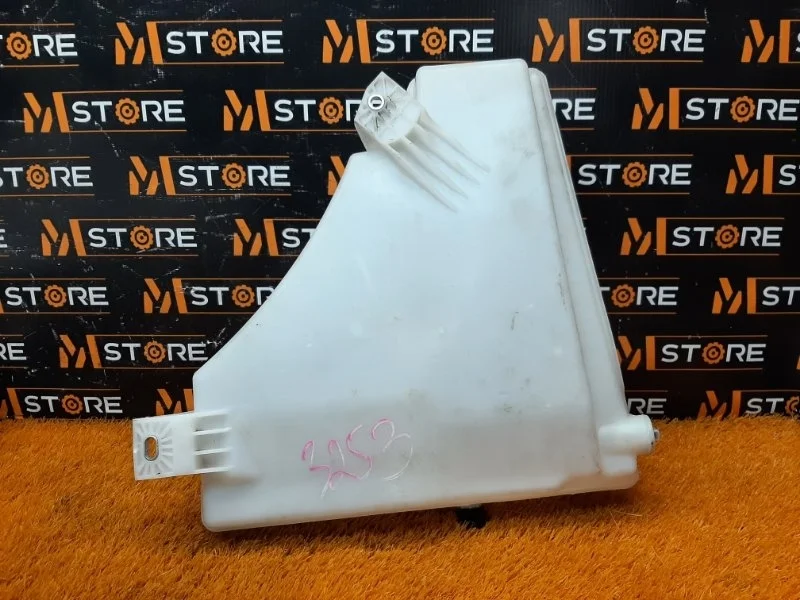 Бачок омывателя Volkswagen Touareg 2011 7P0955453 7P CGEA