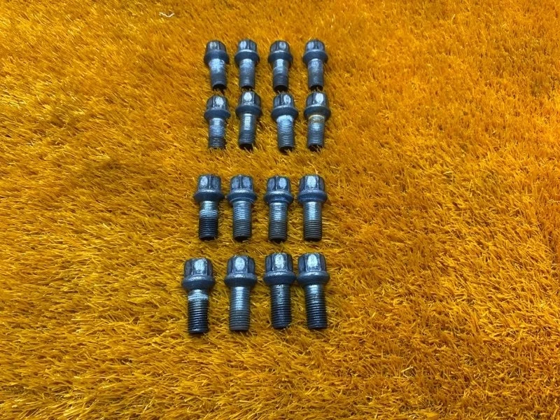 Болт колесный Volkswagen Tiguan 2009 WHT001812 5N CAWA