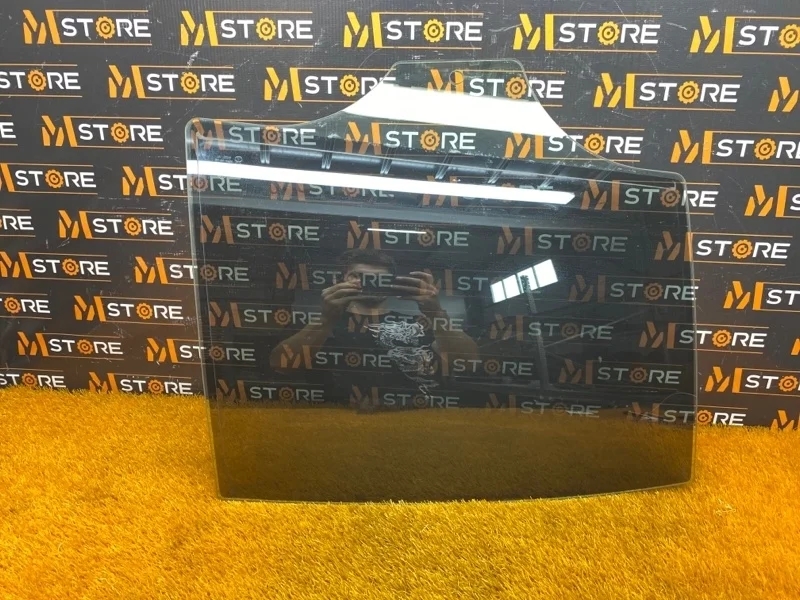 Стекло боковое BMW 5-Series 2012 51357182118 F10 N20B20B, заднее правое