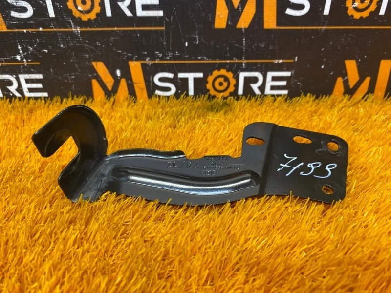 Кронштейн фары Audi Q5 2012 8R0941355 8R CNCD, левый