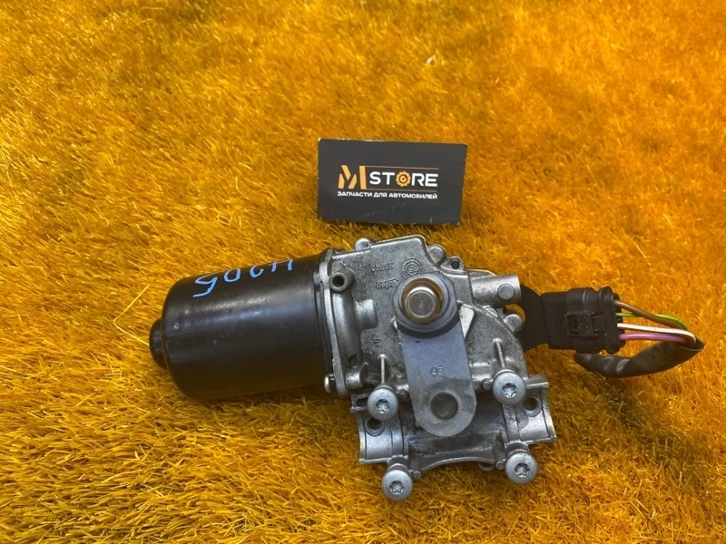 Мотор стеклоочистителя Mercedes-Benz GLA-Class 2016 A1769061900 X156 270.920, передний