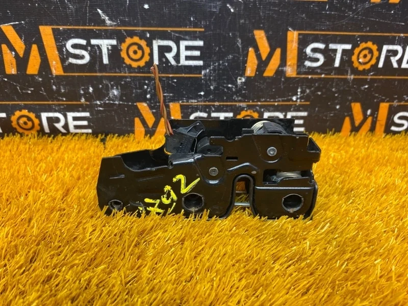 Замок капота Audi Q7 2008 4L0823509 4LB BHK