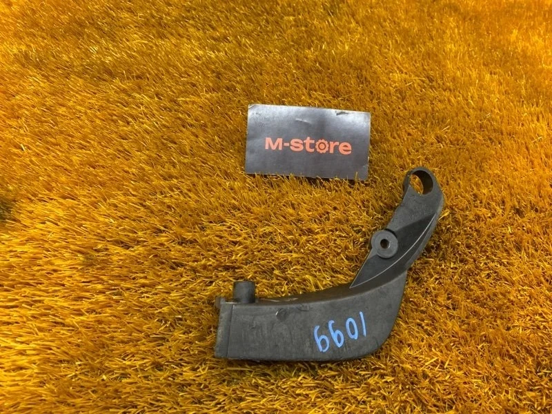 Брызговик Audi A8 2008 4E0807548A 4E/D3 BVJ, передний правый