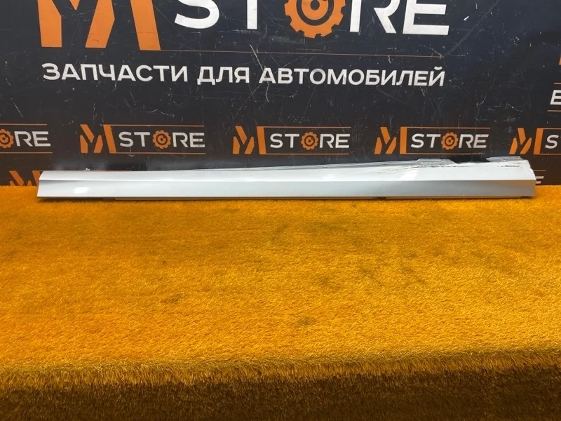 Накладка на порог Mercedes-Benz C-Class 2010 A2046900440 W204 271.860, правая