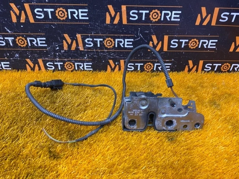 Замок капота Volkswagen Tiguan 2009 5N0823509A 5N CAW