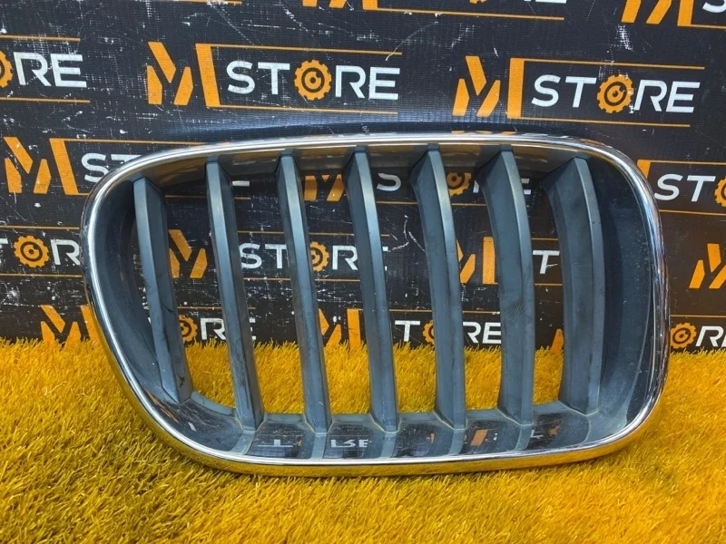 Решетка радиатора BMW X3 2012 51117210726 F25 N20B20A, правая