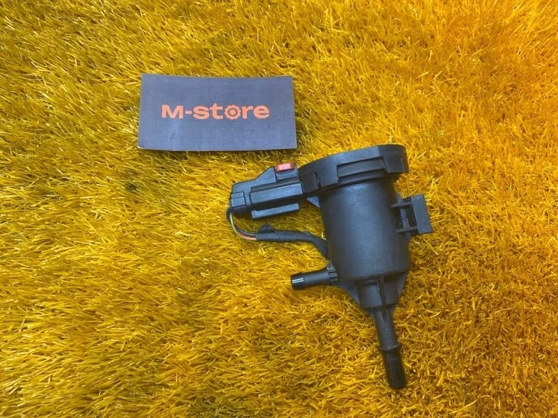 Клапан вентиляции топливного бака Mercedes-Benz Cls-Class 2011 A0014760532 W218 276.952