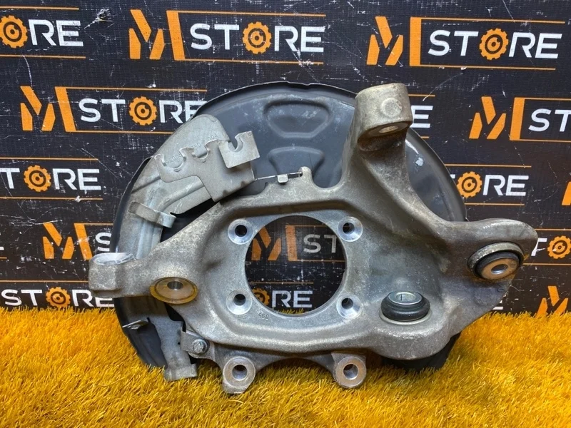 Кулак поворотный Mercedes-Benz C-Class 2015 A2053500141 W205 274.920, задний левый