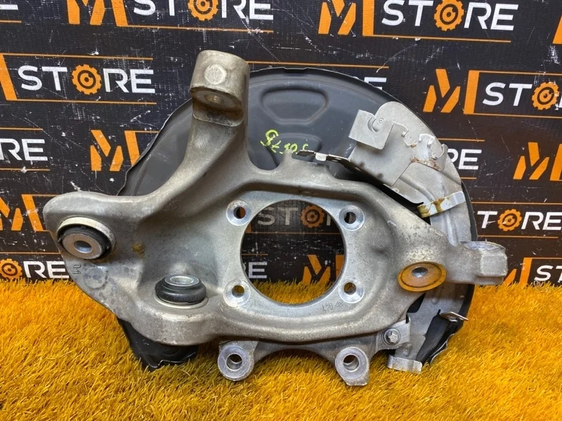 Кулак поворотный Mercedes-Benz C-Class 2015 A2053500241 W205 274.920, задний правый