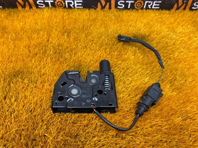 Замок капота Audi Q3 2012 8U0823509 8U CPSA
