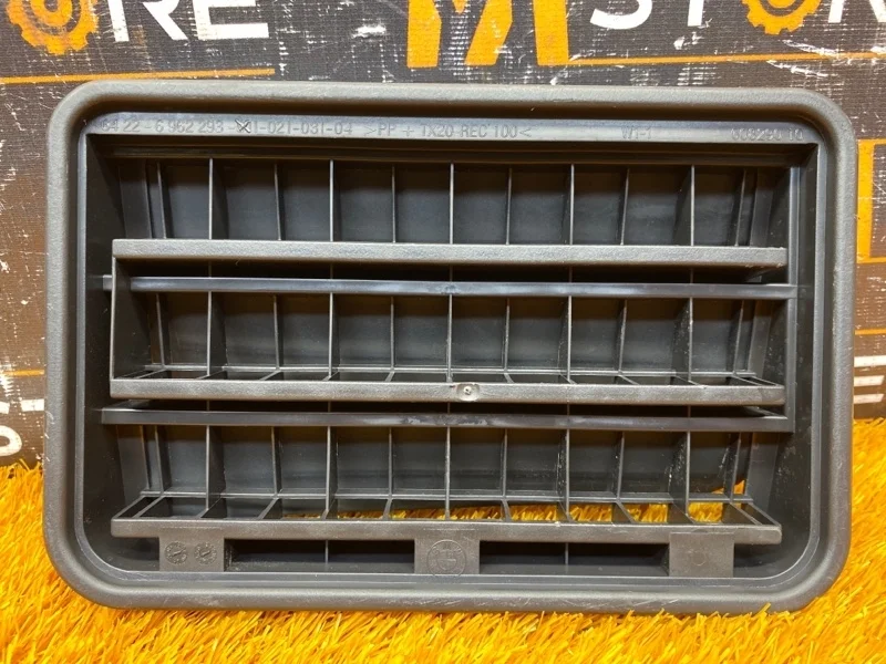 Решетка вентиляционная Bmw X5 2000 64226962293 E53 M62B44, задняя левая