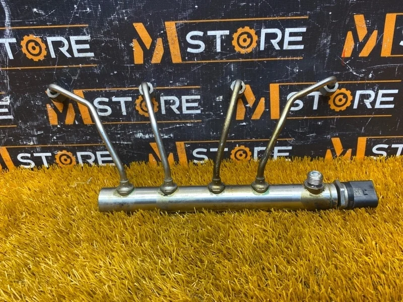 Топливная рампа Bmw 5-Series 2012 13537585411 F10 N20B20A