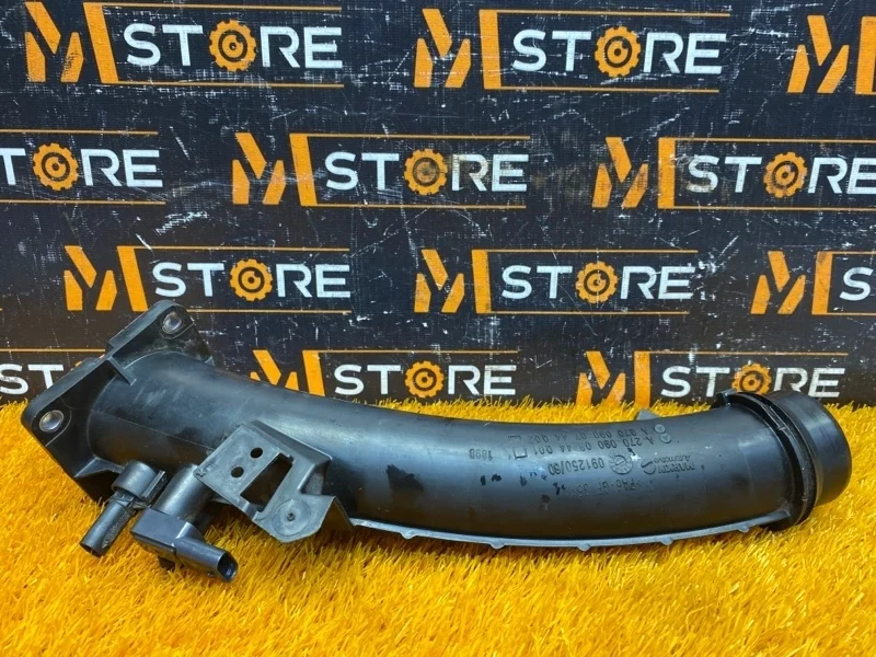 Патрубок интеркулера Mercedes-Benz A-Class 2013 A2700900844 W176 270.910