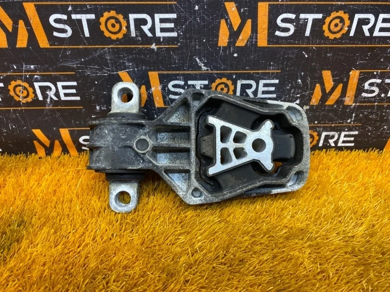 Подушка двигателя Mercedes-Benz A-CLASS 2013 A2462401209 W176 270.910