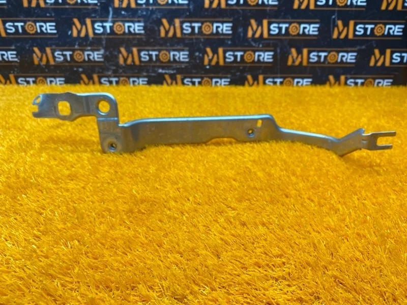 Крепление крыла Audi A6 2012 4G0807591B C7/4G CHVA, переднее левое