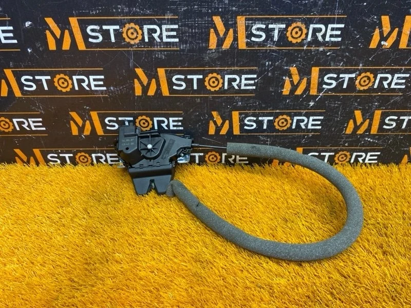 Замок багажника Mercedes-Benz C-Class 2007 A2047500185 W204 271.950