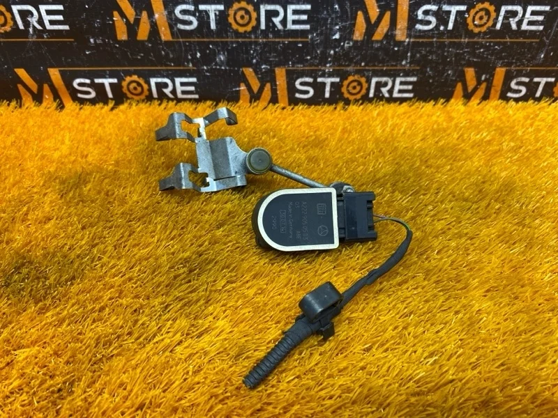 Датчик высоты дорожного просвета Mercedes-Benz C-Class 2014 A2229050503 W205 274.920, задний правый