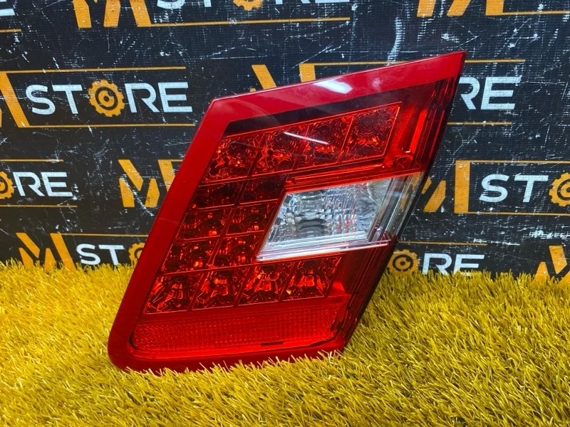 Фонарь крышки багажника Mercedes-Benz E-Class 2012 A2129060258 W212 276.952, правый
