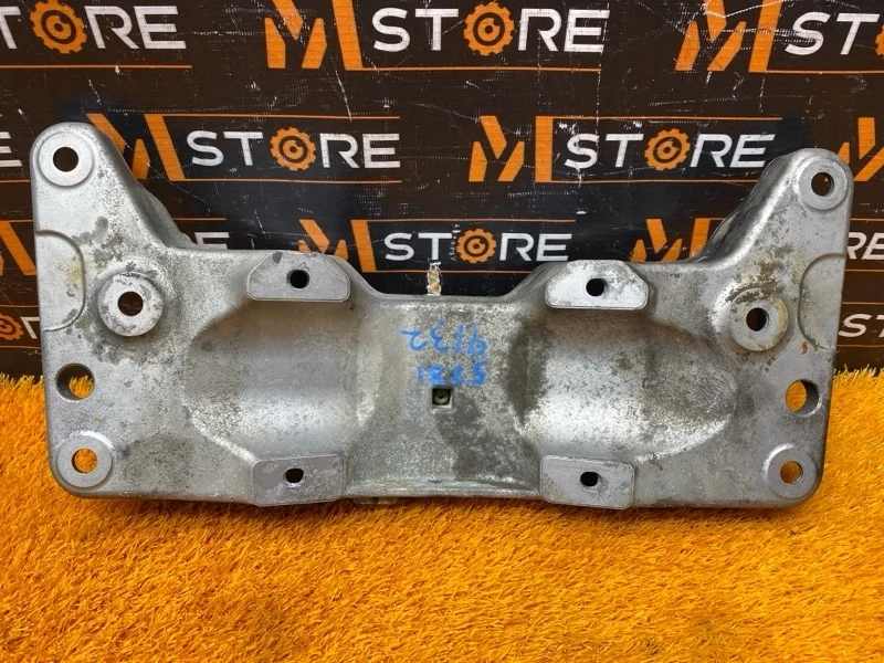 Кронштейн КПП BMW 5-Series 2010 22326775907 F10 N52B30A