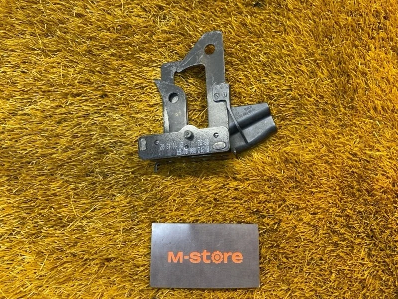 Замок капота Mercedes-Benz E-Class 2012 A2128800064 W212 276.952