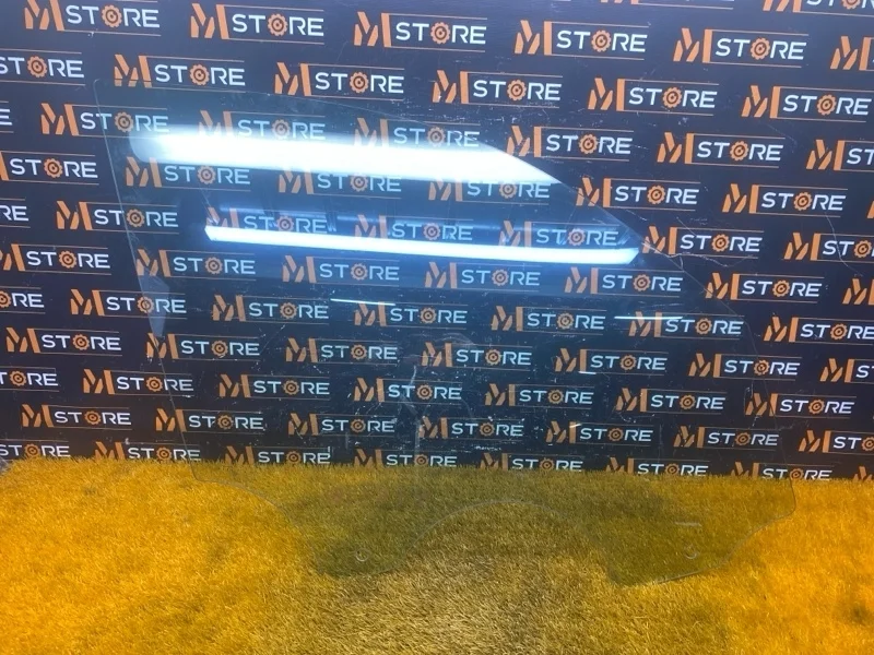 Стекло боковое BMW X3 2013 51337347646 F25 N47D20C, переднее правое