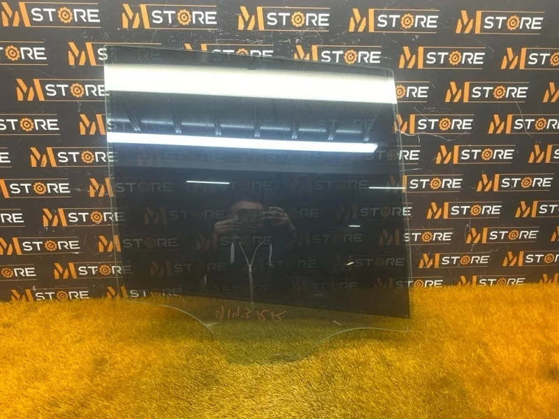 Стекло боковое BMW X3 2013 51357391674 F25 N47D20C, заднее правое