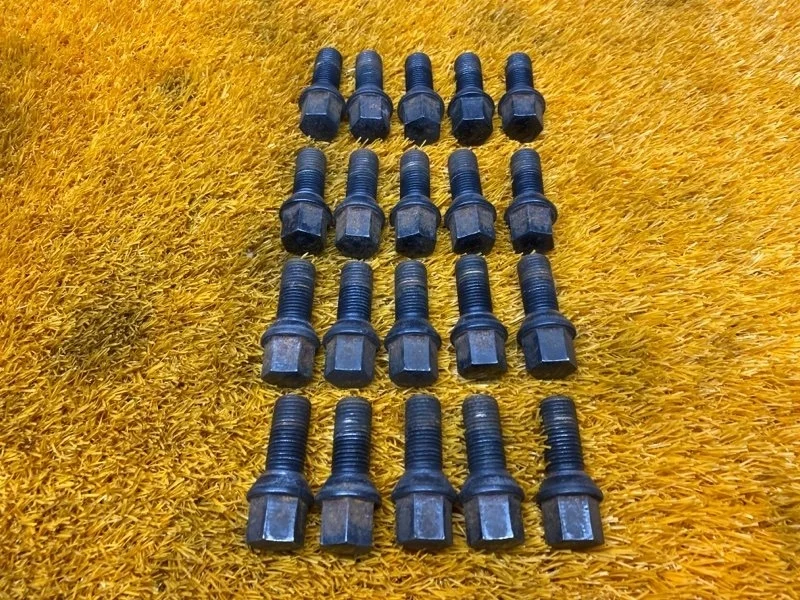 Болт колесный Audi Q3 2014 WHT001812 8U CCZC