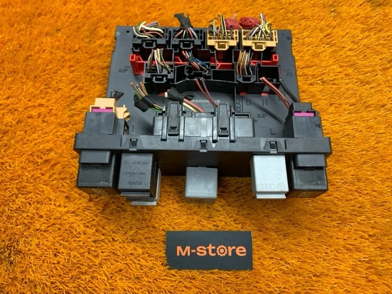 Блок управления бортовой сети Volkswagen Tiguan 2009 3C8937049E 5N CAWA