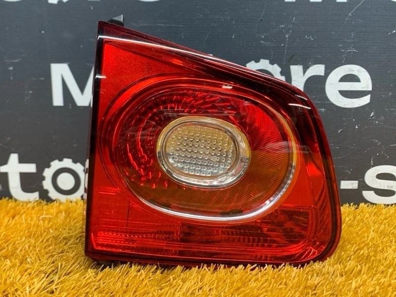 Фонарь крышки багажника Volkswagen Tiguan 2009 5N0945093C 5N CAW, левый