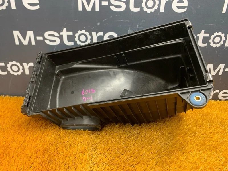 Корпус воздушного фильтра Volkswagen Touareg 2004 7L6129607 7L AXQ, правый