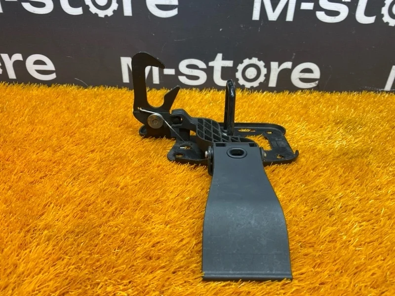 Замок капота Audi Q5 2012 8R0823480A 8R CDN