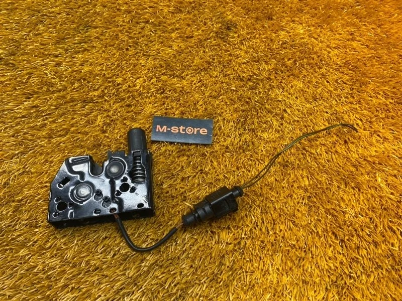 Замок капота Audi Q3 2013 8U0823509 8U CPSA, правый