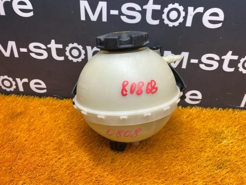 Бачок расширительный Bmw 1-Series 2013 17137609470 F20 N13B16A