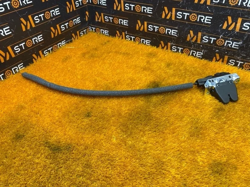 Замок багажника Mercedes-Benz C-Class 2015 A2047500185 W205 274.910