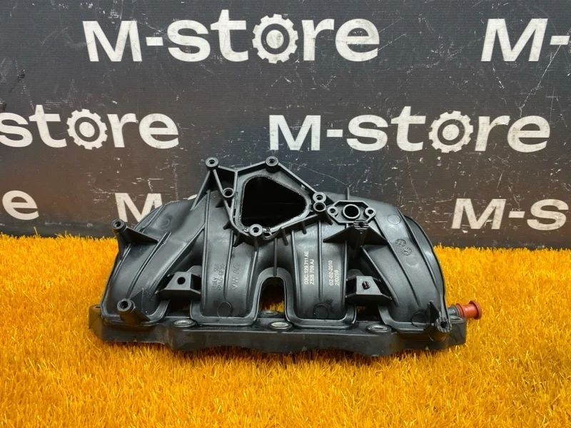 Коллектор впускной Volkswagen Jetta 2010 03C129711AE 1K CAVD