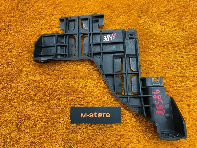 Кронштейн фары Audi Q5 2011 8R0941453 8R CDNC, левый