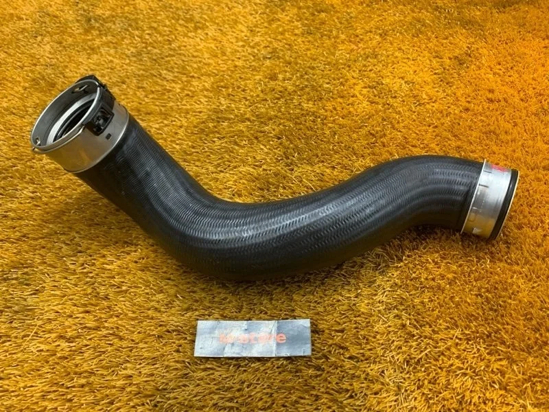 Патрубок интеркулера Mercedes-Benz E-Class 2010 A2045280682 W212 642.850, правый