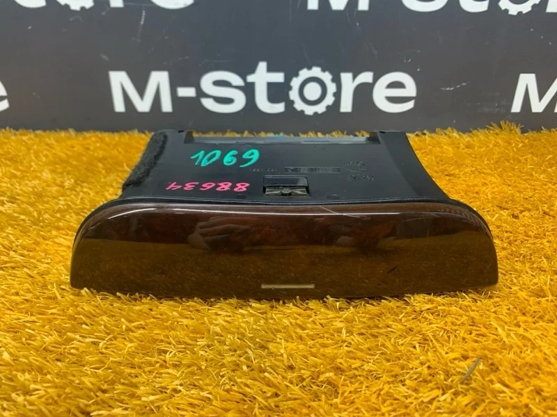 Пепельница Mercedes-Benz S-Class 2000 A2206800252 W220 113.941