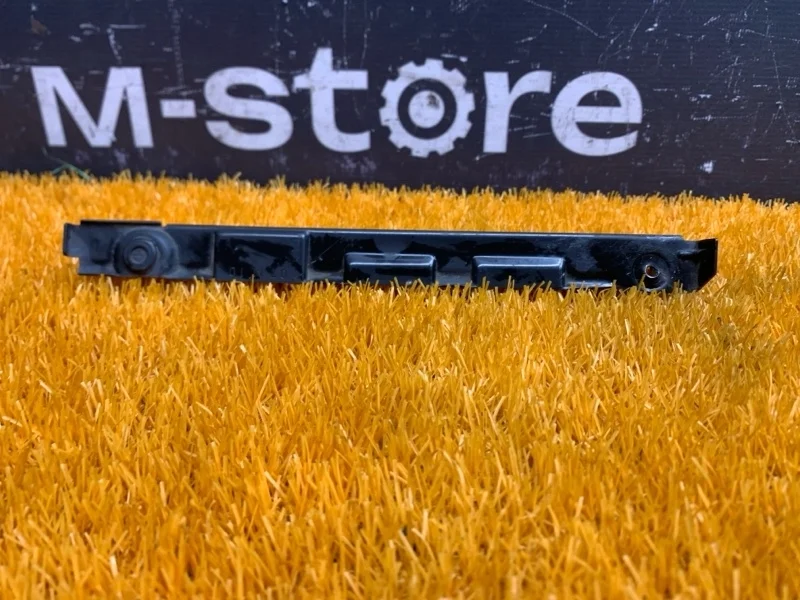 Крепление бампера Mercedes-Benz E-Class 2008 A2118801114 W211 272.922, переднее левое