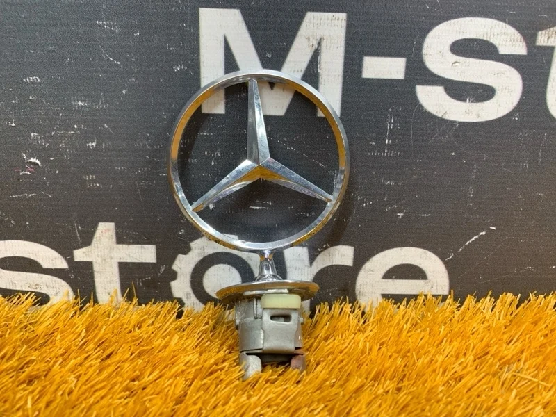 Эмблема на капот Mercedes-Benz S-Class 2000 A2108800186 W220 113.941