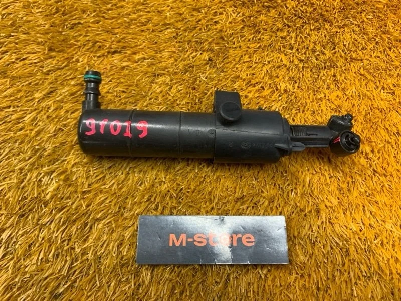 Форсунка омывателя фары Mercedes-Benz C-Class 2007 A2048600447 W204 271.950, правая