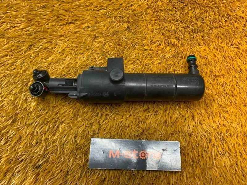 Форсунка омывателя фары Mercedes-Benz C-Class 2007 A2048600347 W204 271.950, левая