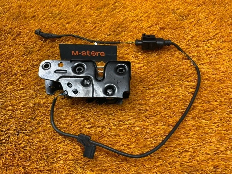 Замок капота Audi Q5 2014 8K0823509F 8R CNC