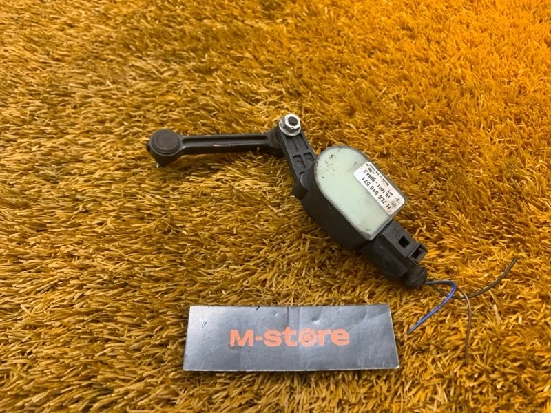 Датчик высоты дорожного просвета Audi Q7 2011 7L6616571 4LB CJT, задний левый