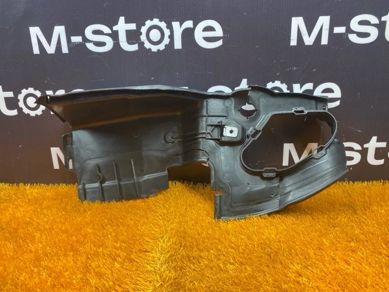 Диффузор радиатора Bmw 5-Series 2005 51717050604 E61 N52B30A, правый