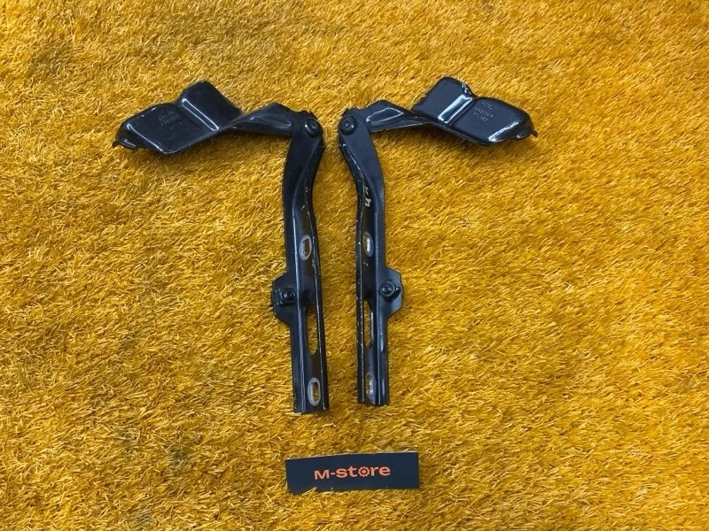 Петля капота Audi Q5 2010 8R0823302A 8R CDN