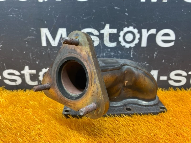 Коллектор выпускной Porsche Cayenne 2005 022253017 955 022Y, правый