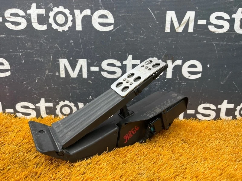 Педаль газа Bmw 1-Series 2009 35426786588 E87 N46B20B