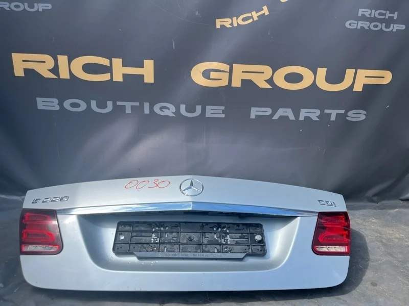 Крышка багажника Mercedes-Benz E-Class 2014 A2127500975 W212 OM651