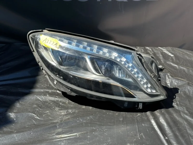 Фара Mercedes-Benz S-Class 2014 A2228208061 W222, передняя правая